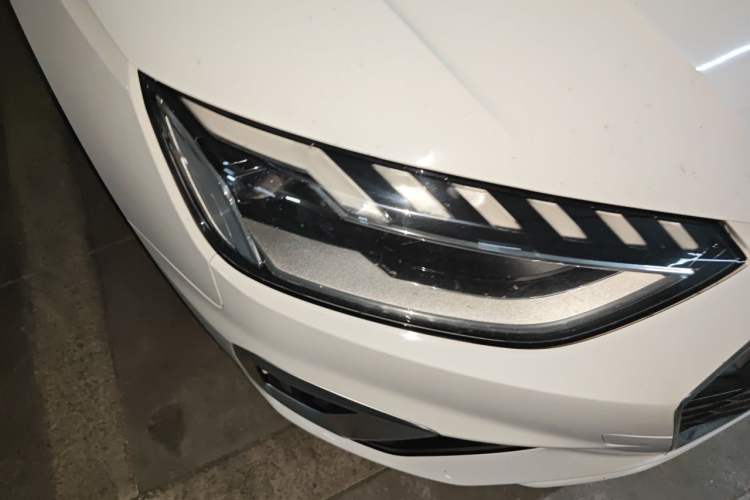 Used Audi A4L 2020 40 TFSI quattro Luxury Dynamic Model Right Front Headlight