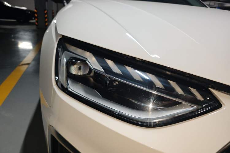 Used Audi A4L 2020 40 TFSI Fashion Dynamic Model Right Front Headlight