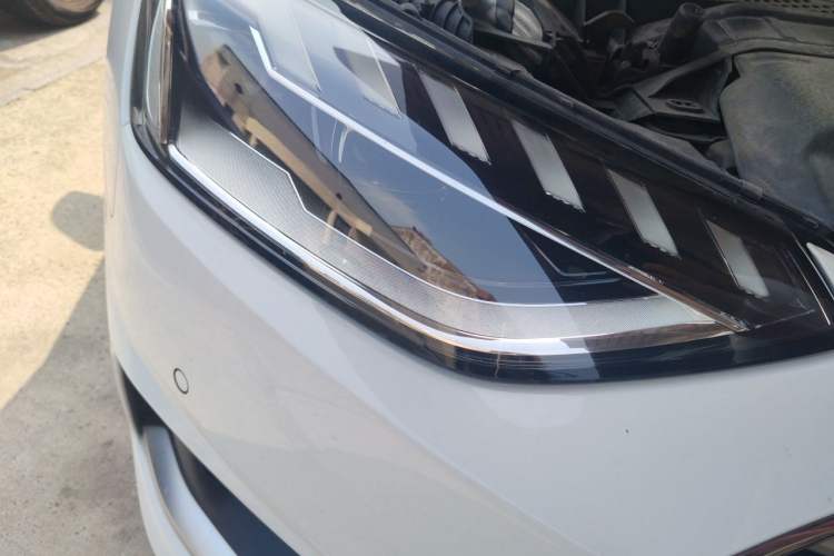 Used Audi A4L 2020 40 TFSI Fashionable and Elegant Model Right Front Headlight