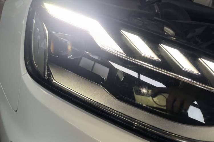 Used Audi A4L 2020 40 TFSI Luxury Dynamic Model Right Front Headlight