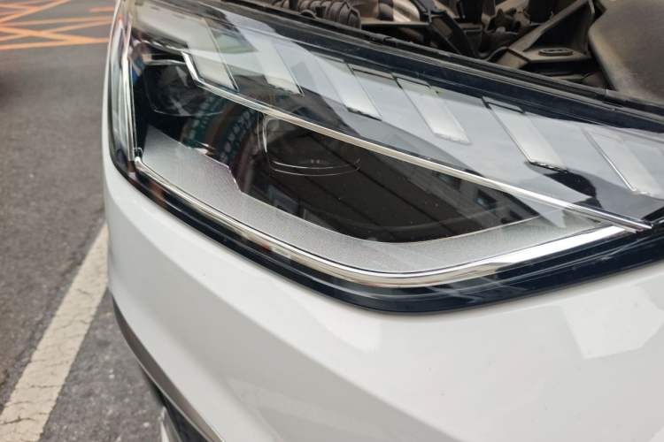 Used Audi A4L 2020 40 TFSI Fashion Dynamic Model Right Front Headlight