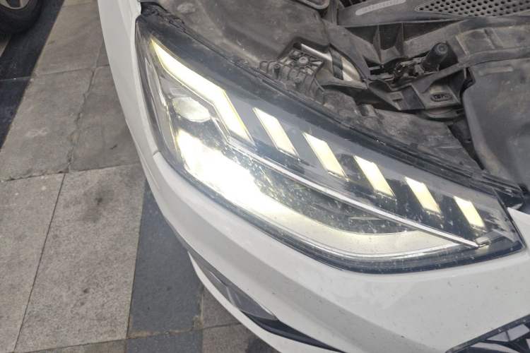 Used Audi A4L 2020 40 TFSI Fashion Dynamic Model Right Front Headlight