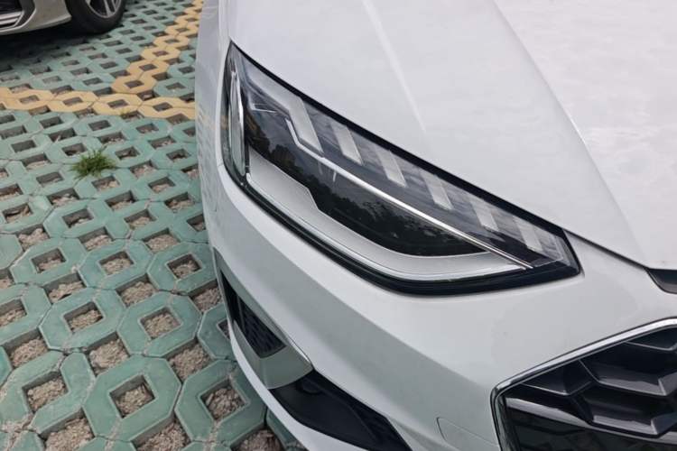 Used Audi A4L 2020 40 TFSI Fashion Dynamic Model Right Front Headlight