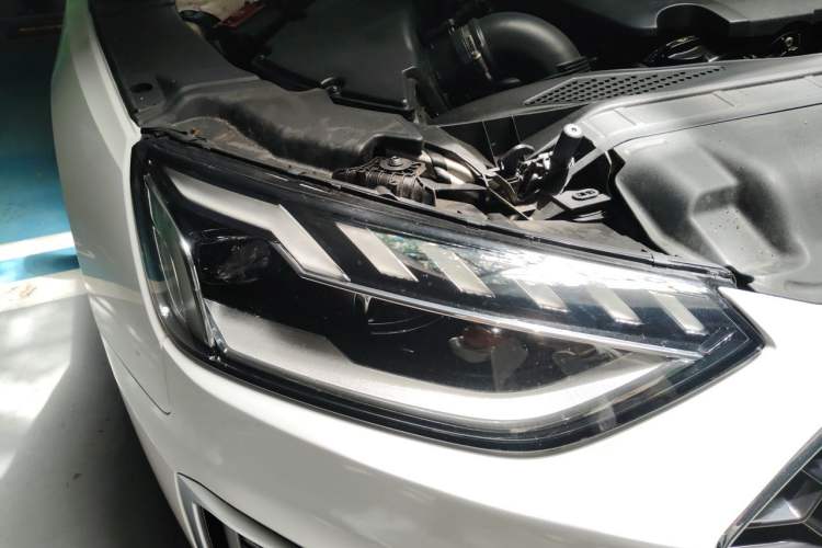 Used Audi A4L 2020 40 TFSI Fashion Dynamic Model Right Front Headlight