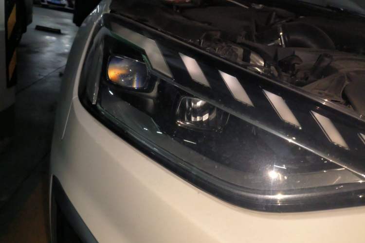 Used Audi A4L 2020 40 TFSI Fashion Dynamic Model Right Front Headlight