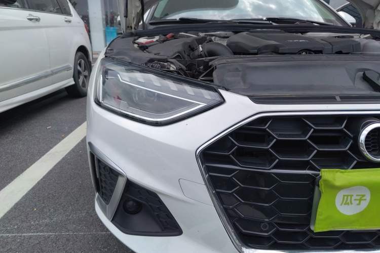 Used Audi A4L 2020 40 TFSI Fashion Dynamic Model Right Front Headlight