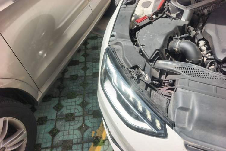 Used Audi A4L 2020 40 TFSI Fashion Dynamic Model Right Front Headlight