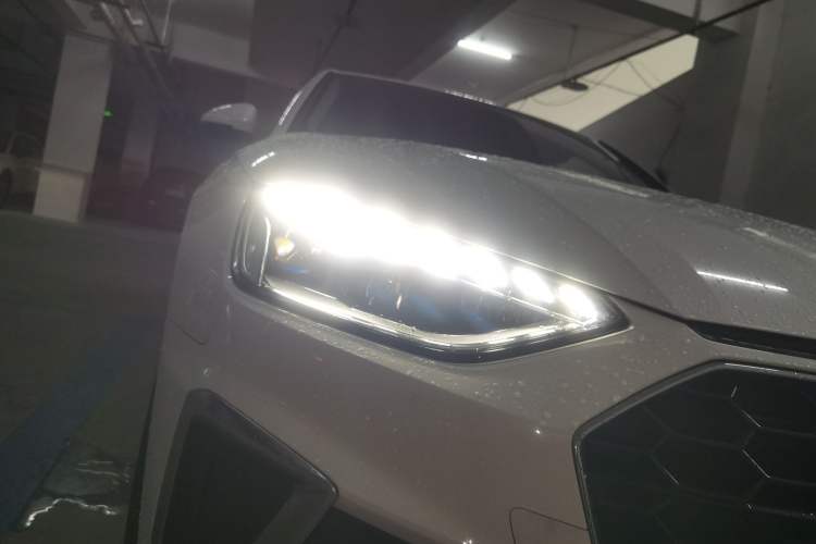 Used Audi A4L 2020 40 TFSI Fashion Dynamic Model Right Front Headlight