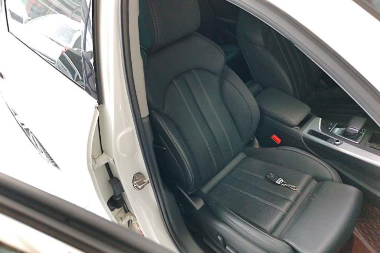 Used Audi A4L 2020 40 TFSI Fashion Dynamic Model Right Front Seat
