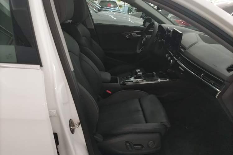Used Audi A4L 2020 40 TFSI Fashion Dynamic Model Right Front Seat