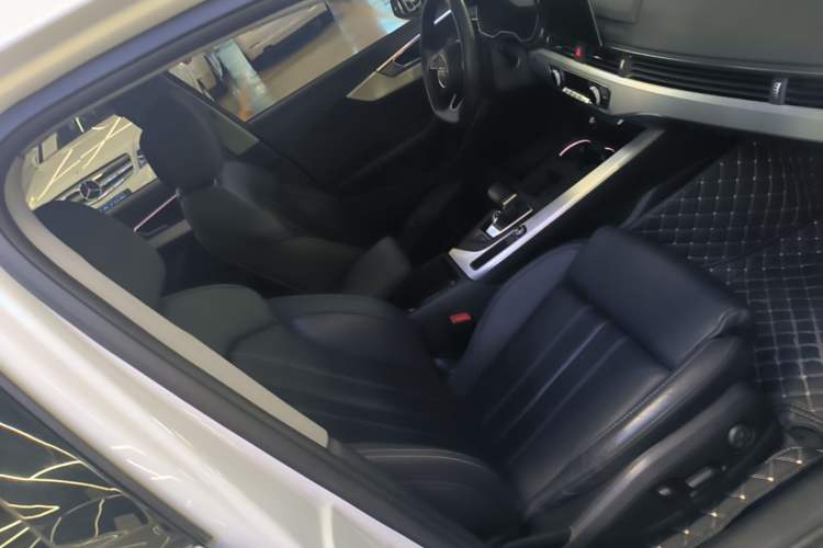 Used Audi A4L 2020 40 TFSI Luxury Dynamic Model Right Front Seat