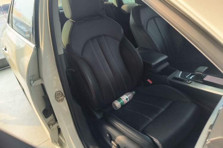 Used Audi A4L 2020 40 TFSI Fashion Dynamic Model Right Front Seat