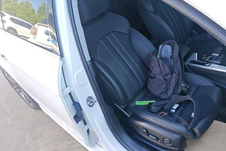 Used Audi A4L 2020 40 TFSI Fashion Dynamic Model Right Front Seat