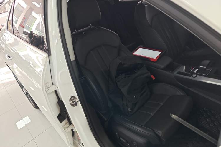 Used Audi A4L 2020 40 TFSI Luxury Dynamic Model Right Front Seat