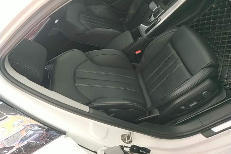 Used Audi A4L 2020 40 TFSI quattro Luxury Dynamic Model Right Front Seat