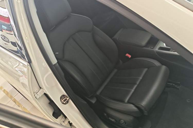 Used Audi A4L 2020 40 TFSI quattro Luxury Dynamic Model Right Front Seat