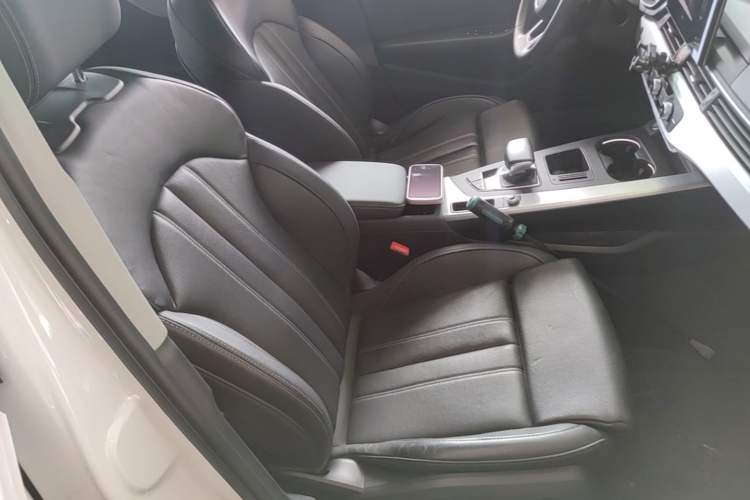 Used Audi A4L 2020 40 TFSI Luxury Dynamic Model Right Front Seat
