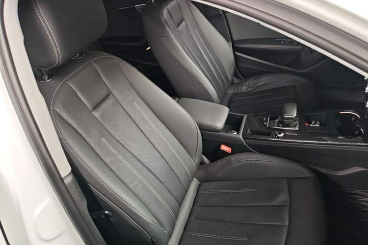 Used Audi A4L 2020 40 TFSI Fashionable and Elegant Model Right Front Seat