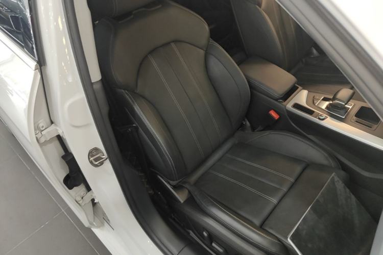 Used Audi A4L 2020 40 TFSI Fashion Dynamic Model Right Front Seat