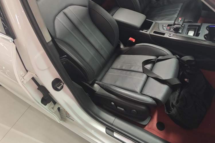 Used Audi A4L 2020 40 TFSI Fashion Dynamic Model Right Front Seat