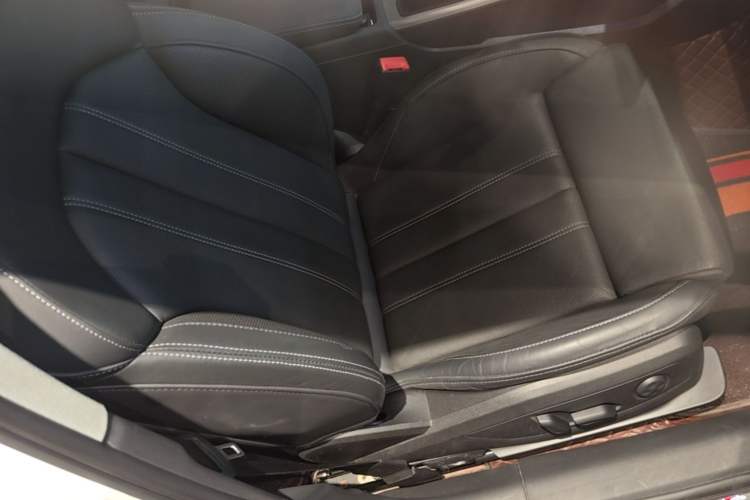 Used Audi A4L 2020 40 TFSI Fashion Dynamic Model Right Front Seat