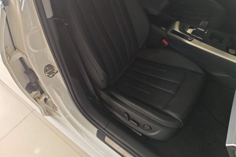 Used Audi A4L 2020 40 TFSI Fashionable and Elegant Model Right Front Seat