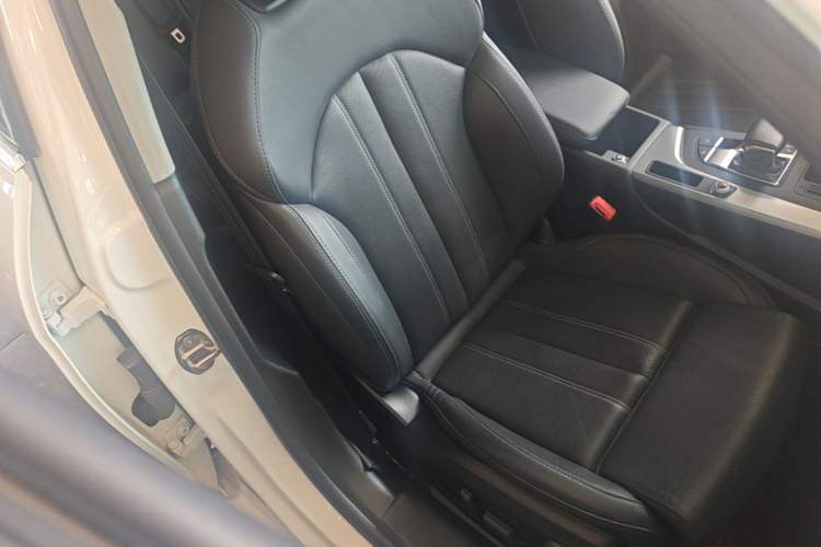 Used Audi A4L 2020 40 TFSI Fashion Dynamic Model Right Front Seat