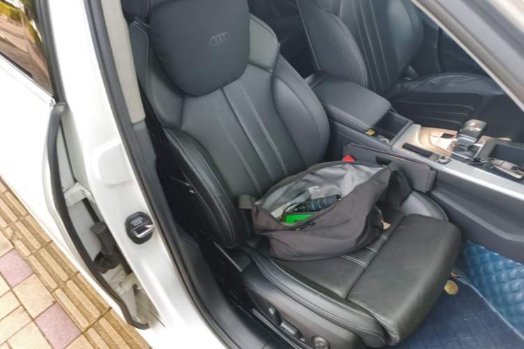 Used Audi A4L 2020 40 TFSI Fashion Dynamic Model Right Front Seat