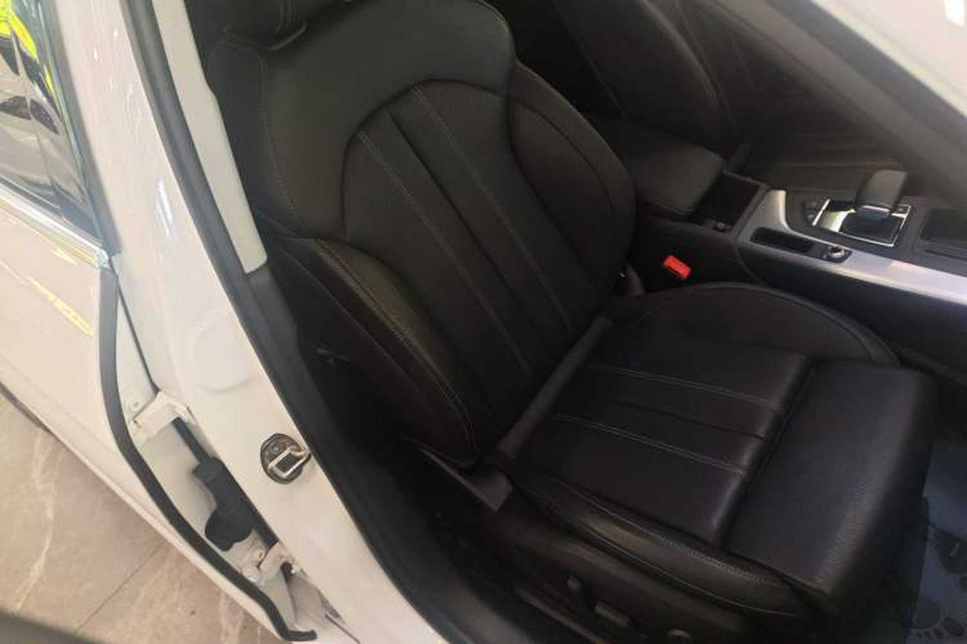 Used Audi A4L 2020 40 TFSI Luxury Dynamic Model Right Front Seat