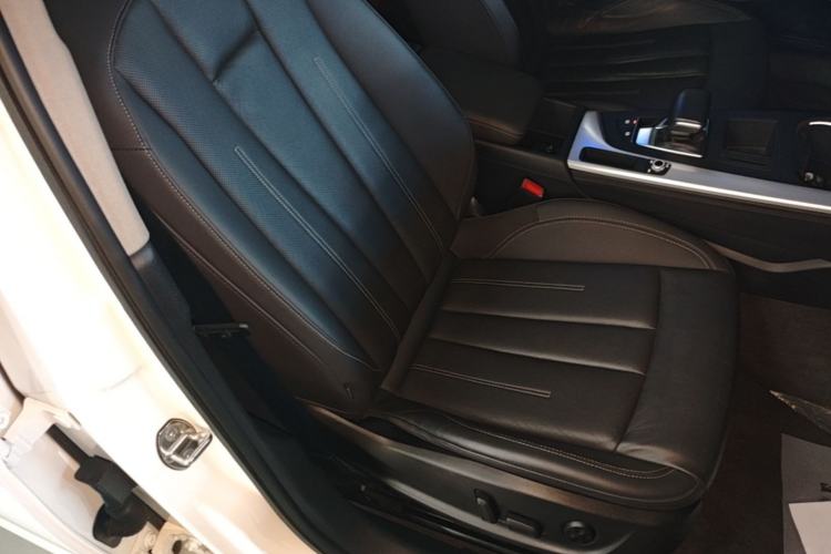 Used Audi A4L 2020 40 TFSI Fashionable and Elegant Model Right Front Seat