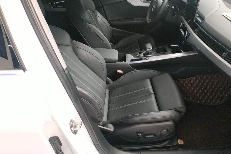 Used Audi A4L 2020 40 TFSI quattro Luxury Dynamic Model Right Front Seat