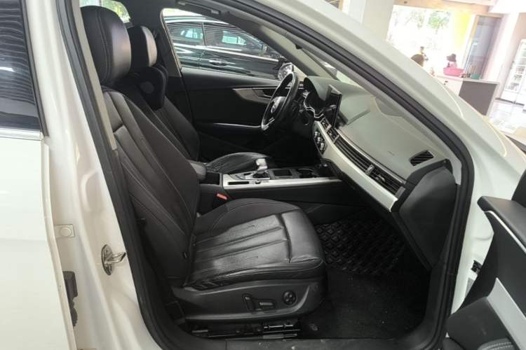 Used Audi A4L 2020 40 TFSI Fashionable and Elegant Model Right Front Seat