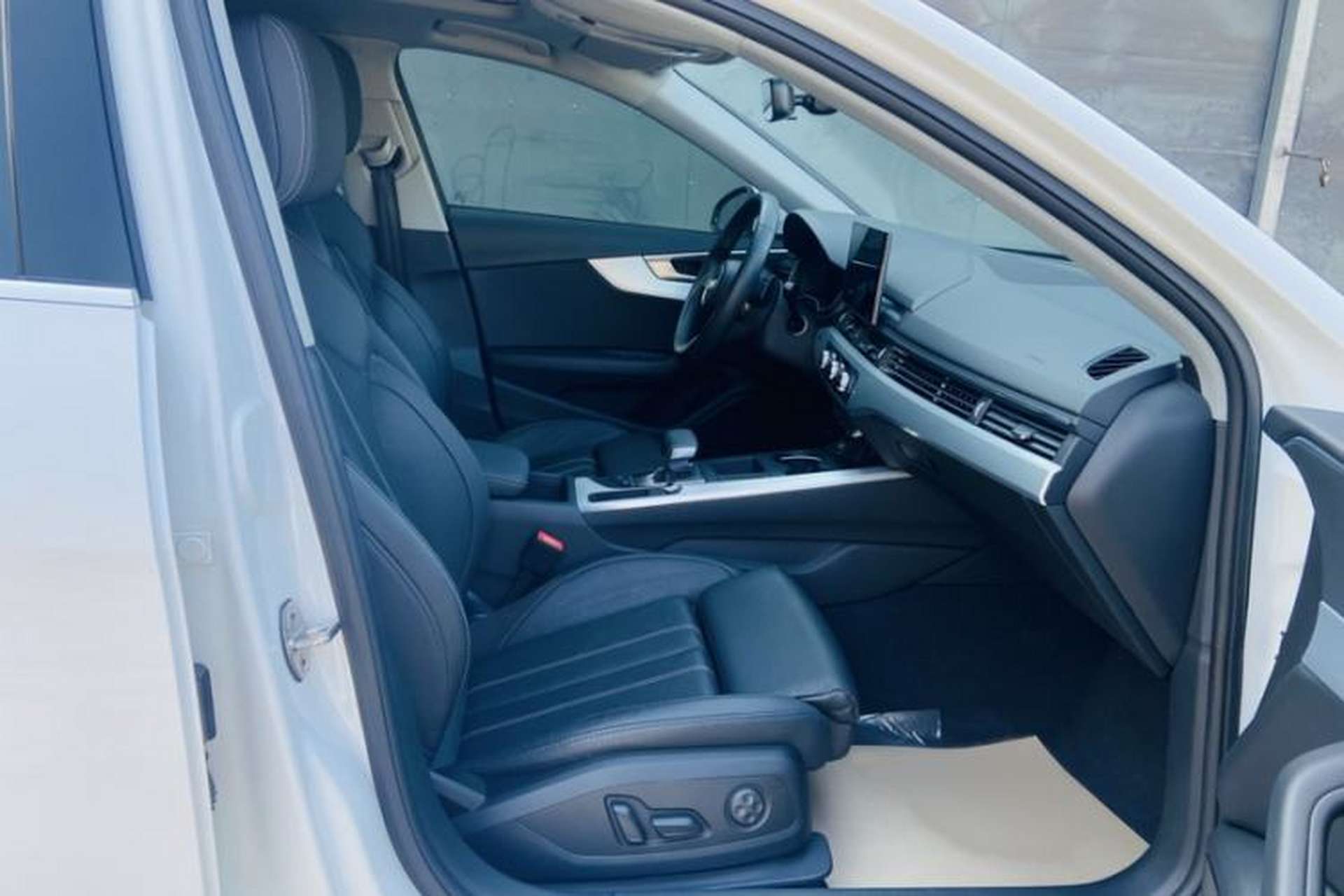 Used Audi A4L 2020 40 TFSI Fashion Dynamic Model Right Front Seat