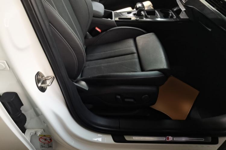 Used Audi A4L 2020 40 TFSI Fashion Dynamic Model Right Front Seat