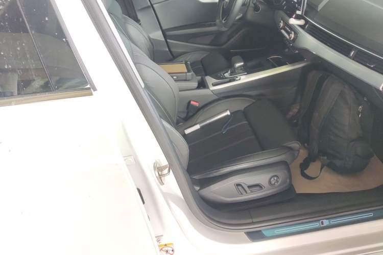 Used Audi A4L 2020 40 TFSI Luxury Dynamic Model Right Front Seat