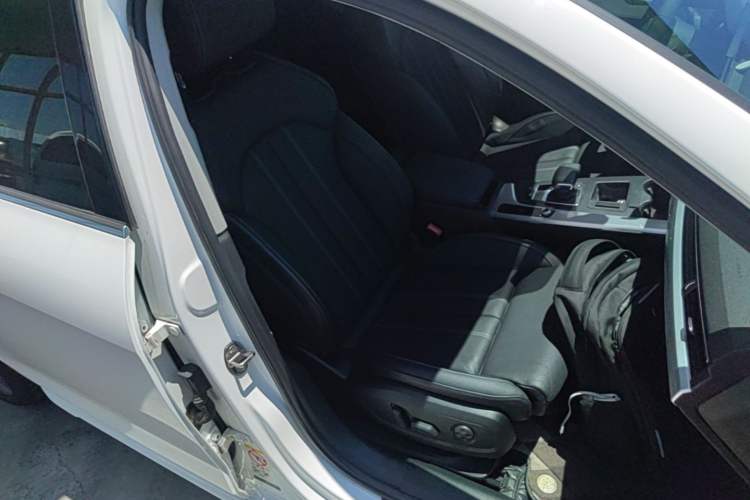 Used Audi A4L 2020 40 TFSI Fashion Dynamic Model Right Front Seat