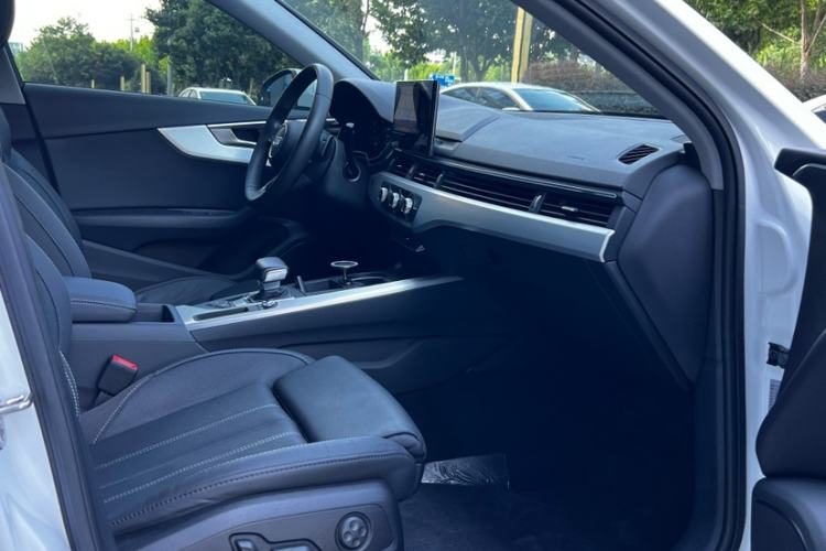 Used Audi A4L 2020 40 TFSI Fashion Dynamic Model Right Front Seat