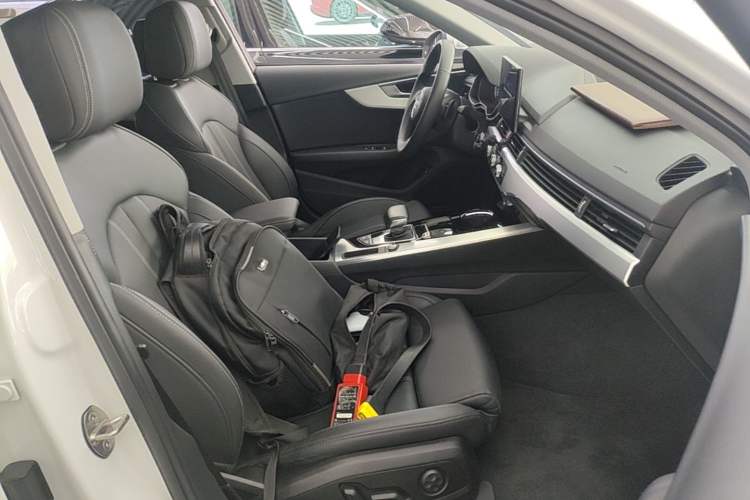 Used Audi A4L 2020 40 TFSI Fashion Dynamic Model Right Front Seat