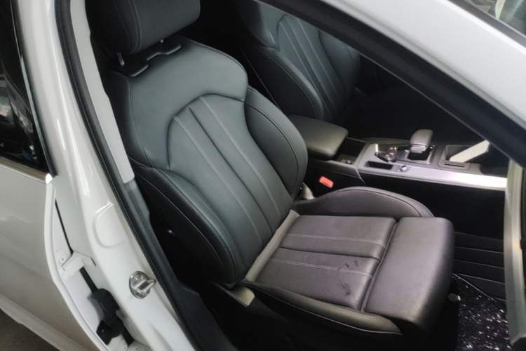 Used Audi A4L 2020 40 TFSI Fashion Dynamic Model Right Front Seat