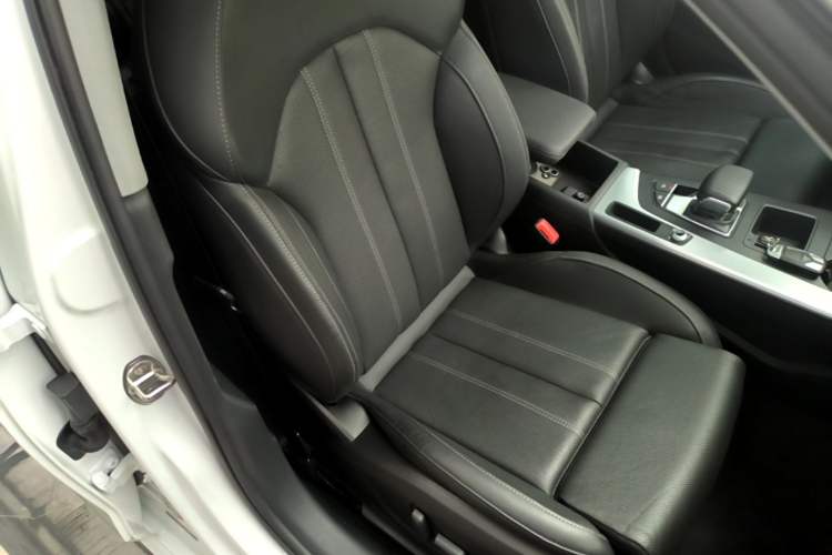 Used Audi A4L 2020 40 TFSI Fashion Dynamic Model Right Front Seat