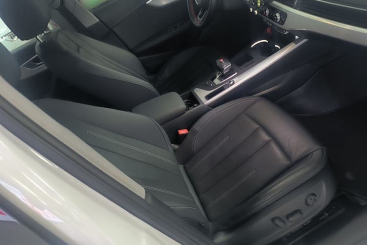 Used Audi A4L 2020 40 TFSI Fashionable and Elegant Model Right Front Seat