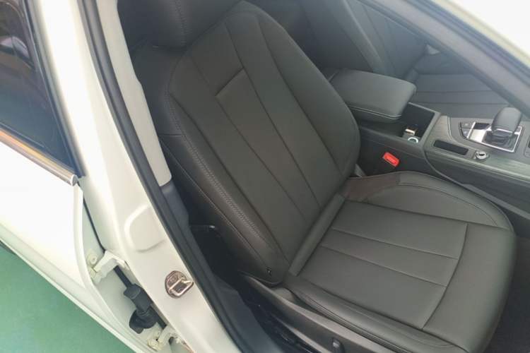 Used Audi A4L 2020 40 TFSI Luxury Dynamic Model Right Front Seat