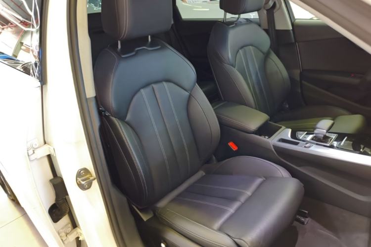 Used Audi A4L 2020 40 TFSI Luxury Dynamic Model Right Front Seat