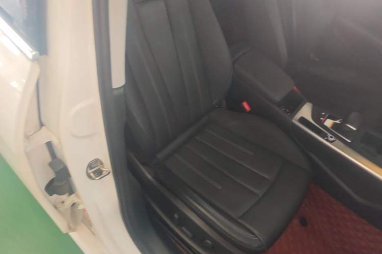 Used Audi A4L 2020 40 TFSI Fashionable and Elegant Model Right Front Seat