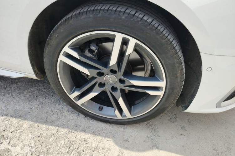 Used Audi A4L 2020 40 TFSI Luxury Dynamic Model Right Front Wheel Hub