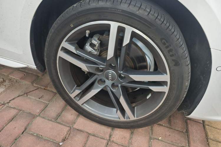 Used Audi A4L 2020 40 TFSI quattro Luxury Dynamic Model Right Front Wheel Hub