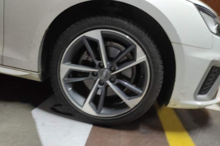Used Audi A4L 2020 40 TFSI Fashion Dynamic Model Right Front Wheel Hub