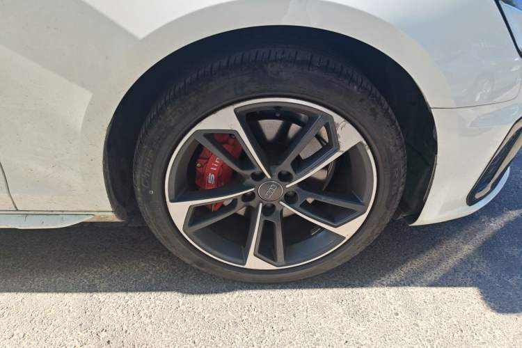 Used Audi A4L 2020 40 TFSI Fashion Dynamic Model Right Front Wheel Hub