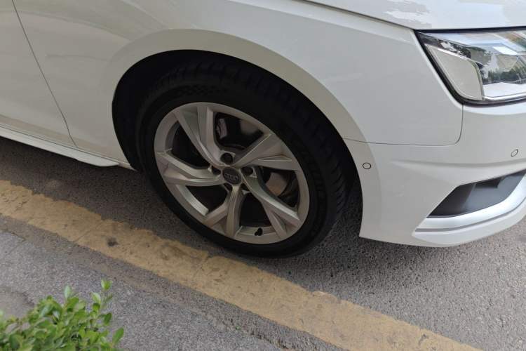 Used Audi A4L 2020 40 TFSI Luxury Prestige Edition Right Front Wheel Hub