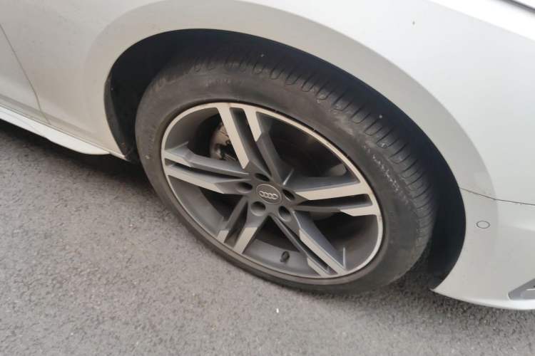 Used Audi A4L 2020 40 TFSI Luxury Dynamic Model Right Front Wheel Hub